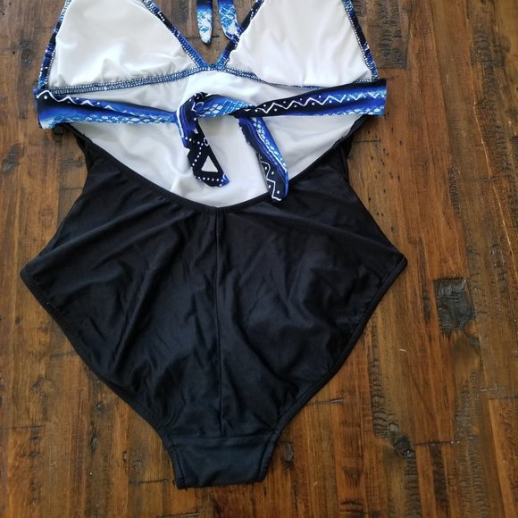 VENUS Tie Back One Piece Black/Geometric Bathing Suit - Picture 7 of 7